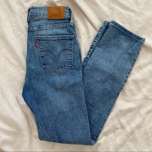 Levi’s 724 High Rise Straight Jean